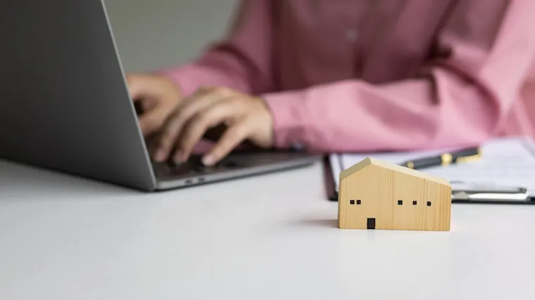 How to advertise real estate agency