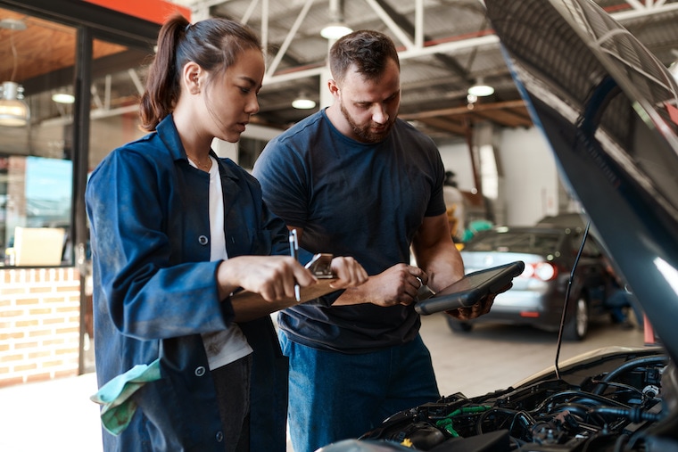When and how to hire and train staff for auto repair shop?
