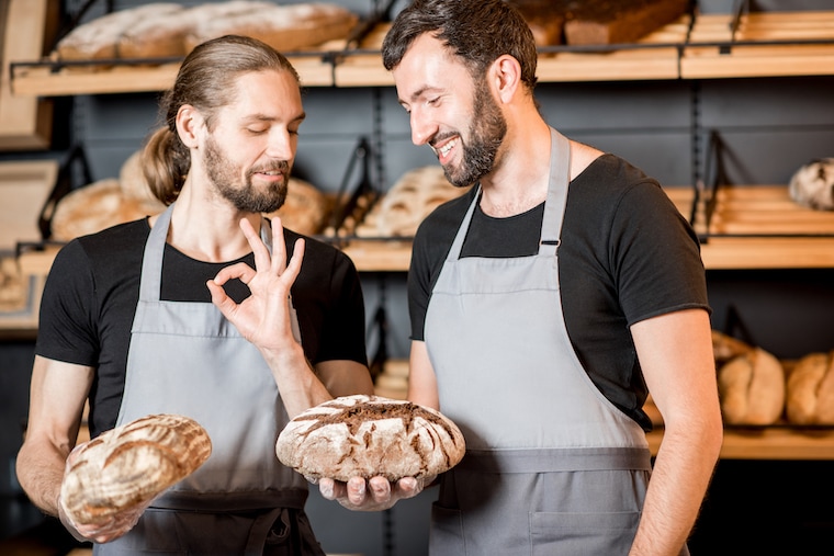 When and how to hire and train staff for baking business?