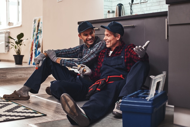When and how to hire and train staff for plumbing?
