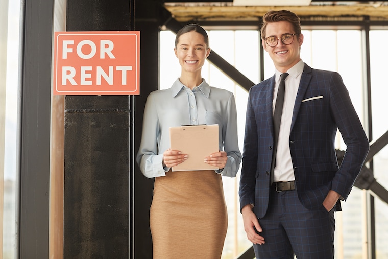 When and how to hire and train staff for real estate agency?