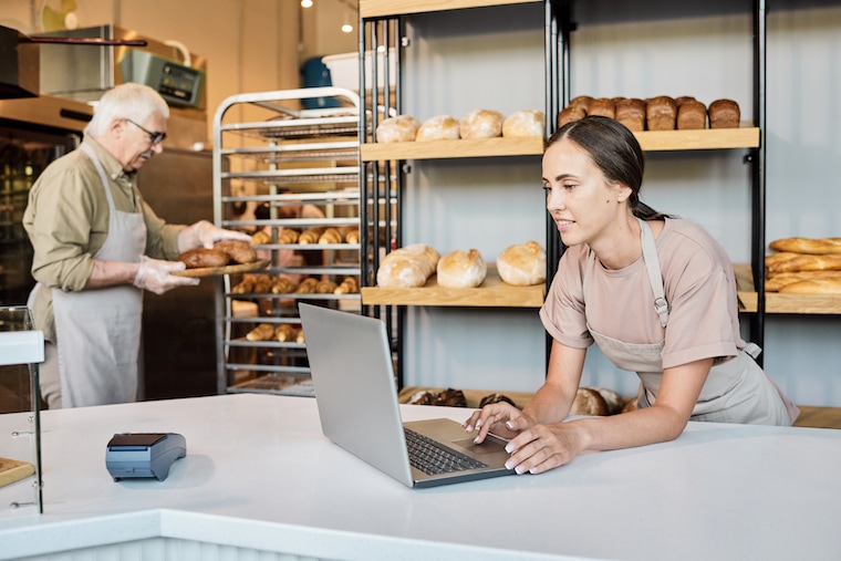 How to advertise baking business?