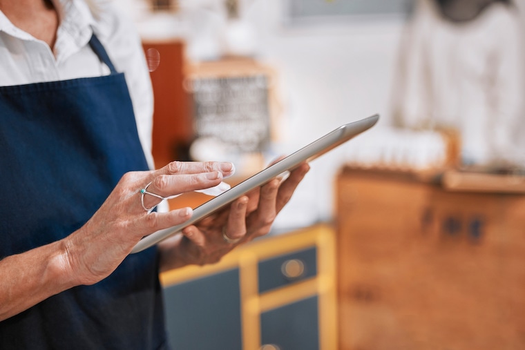 How to advertise catering business?