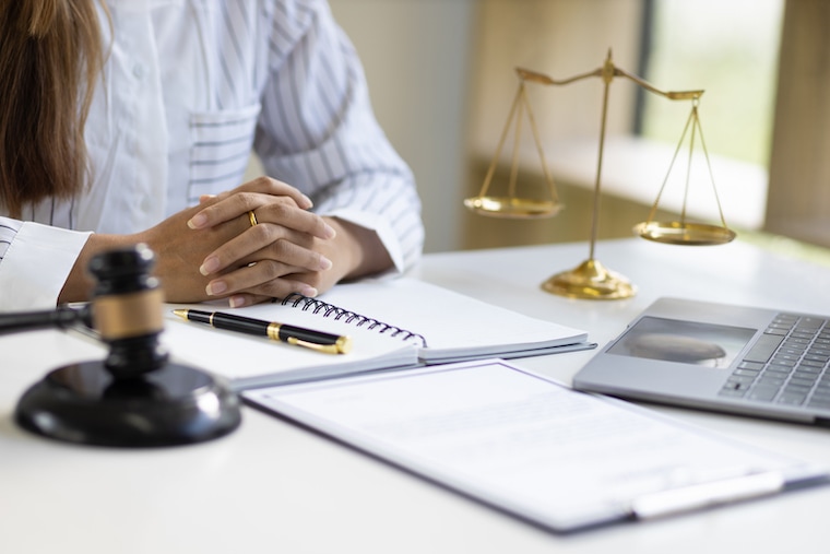 How to advertise law firm?