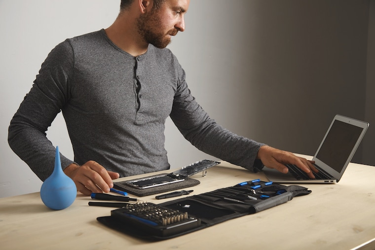 How to advertise phone repair business?