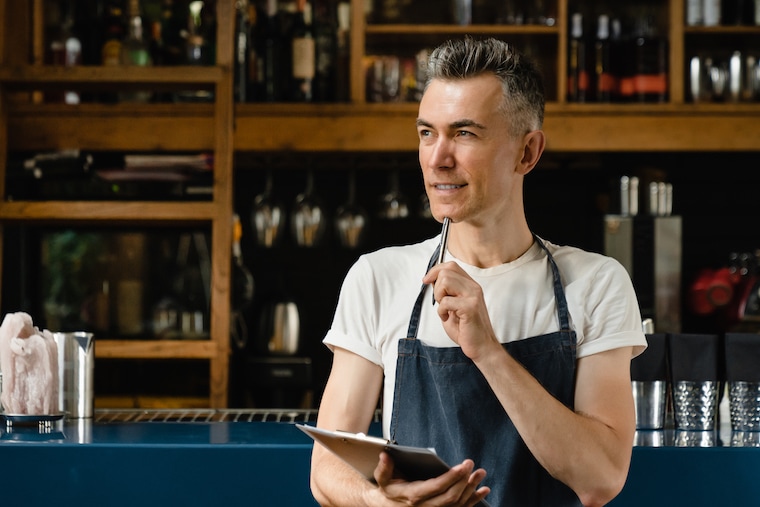 How to make a logo catering business?