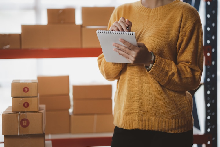 How to make a logo courier business?