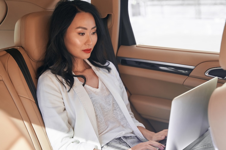 How to make a website for car dealership?