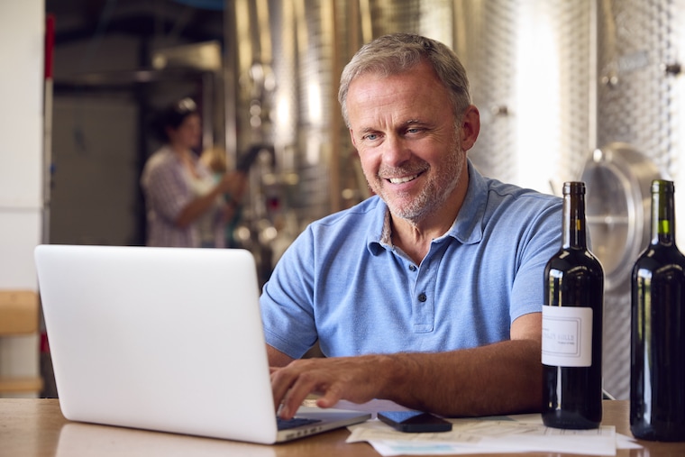 How to make a website for winery business?