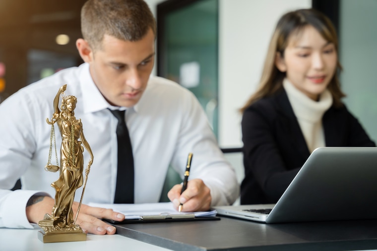 How to advertise law firm on Facebook?