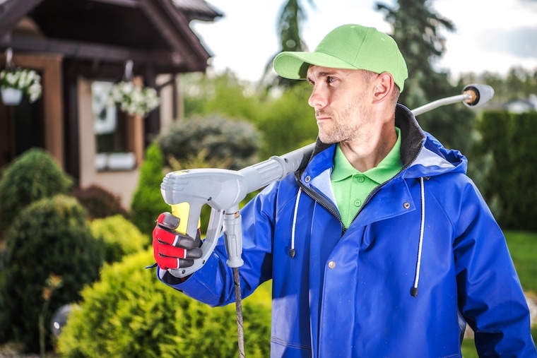 How to successfully run a pressure washing business
