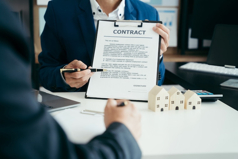 How to successfully run a real estate agency?