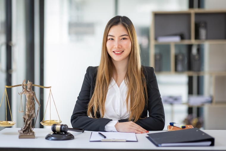 How to start a law firm: Ultimate guide
