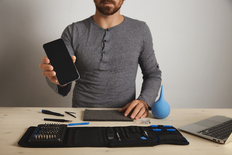 How to start a phone repair business: Ultimate guide