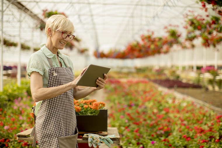 Setting best prices and billing for landscaping business