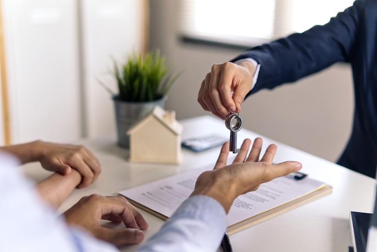 Setting best prices and billing for real estate agency?
