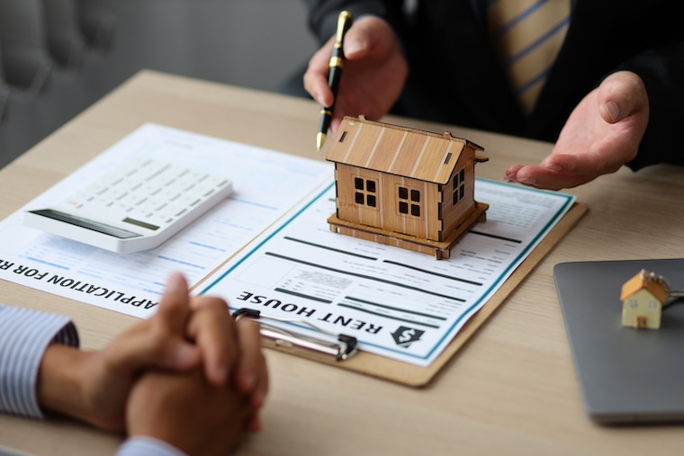 Start real estate agency with no money and for free?